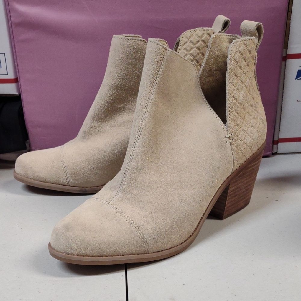 Toms Women's 10 Beige Leather Ankle Booties